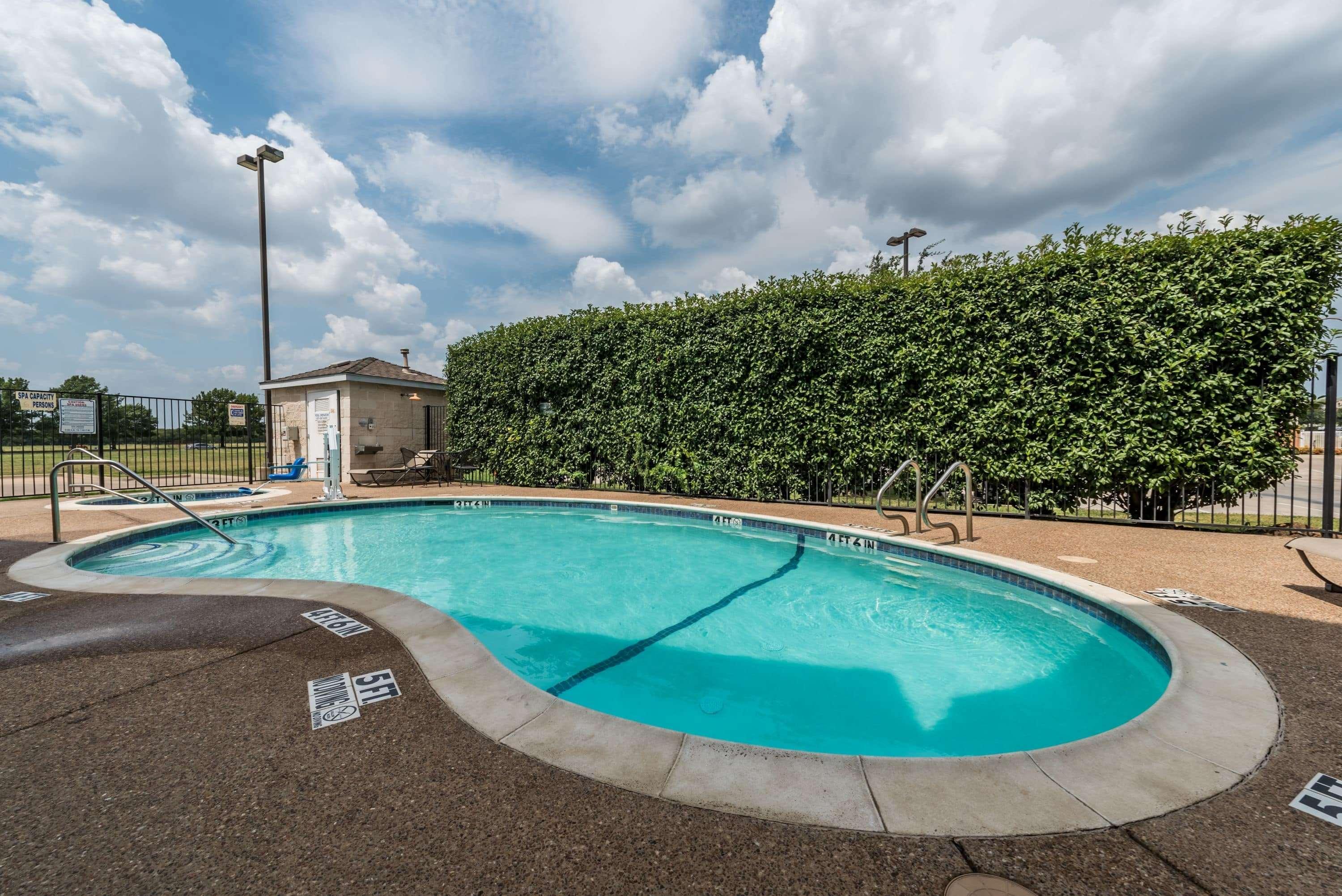 Microtel Inn & Suites By Wyndham Ft. Worth North/At Fossil Fort Worth Exterior photo